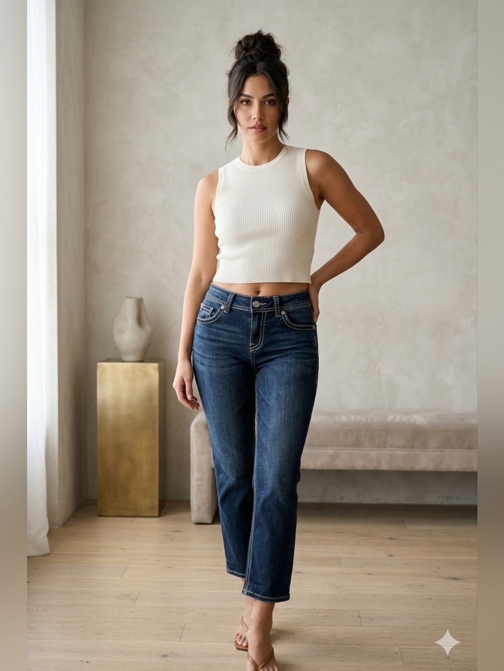 Silver Jeans Suki Mid Rise Capri Dark Wash Blue Denim Size 29